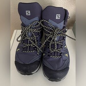 Salomon kids  Lace-Up Hiking Boots - Purple with Yellow Accents size 4